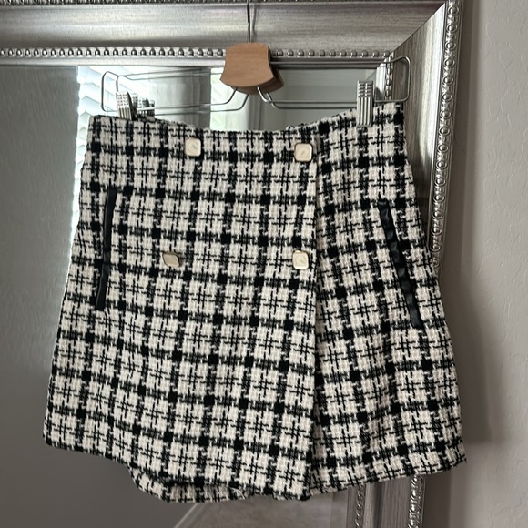 Aaron & Amber 2pc set black & white - Picture 3 of 8